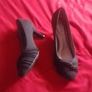 Brand new black heels